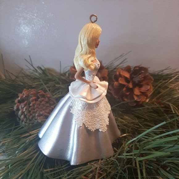2013 Mattel Barbie Collectors Christmas Ornament Silver Dress in Box - Picture 6 of 12